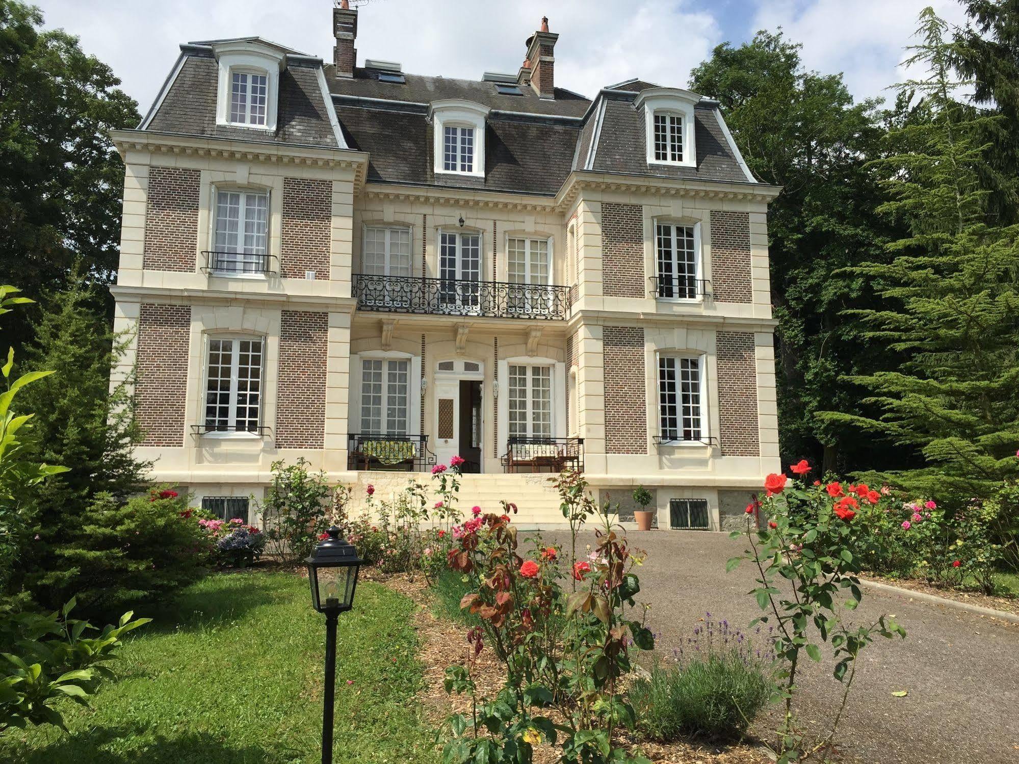 Château d'Avesnes - Le Castelet Exterior foto